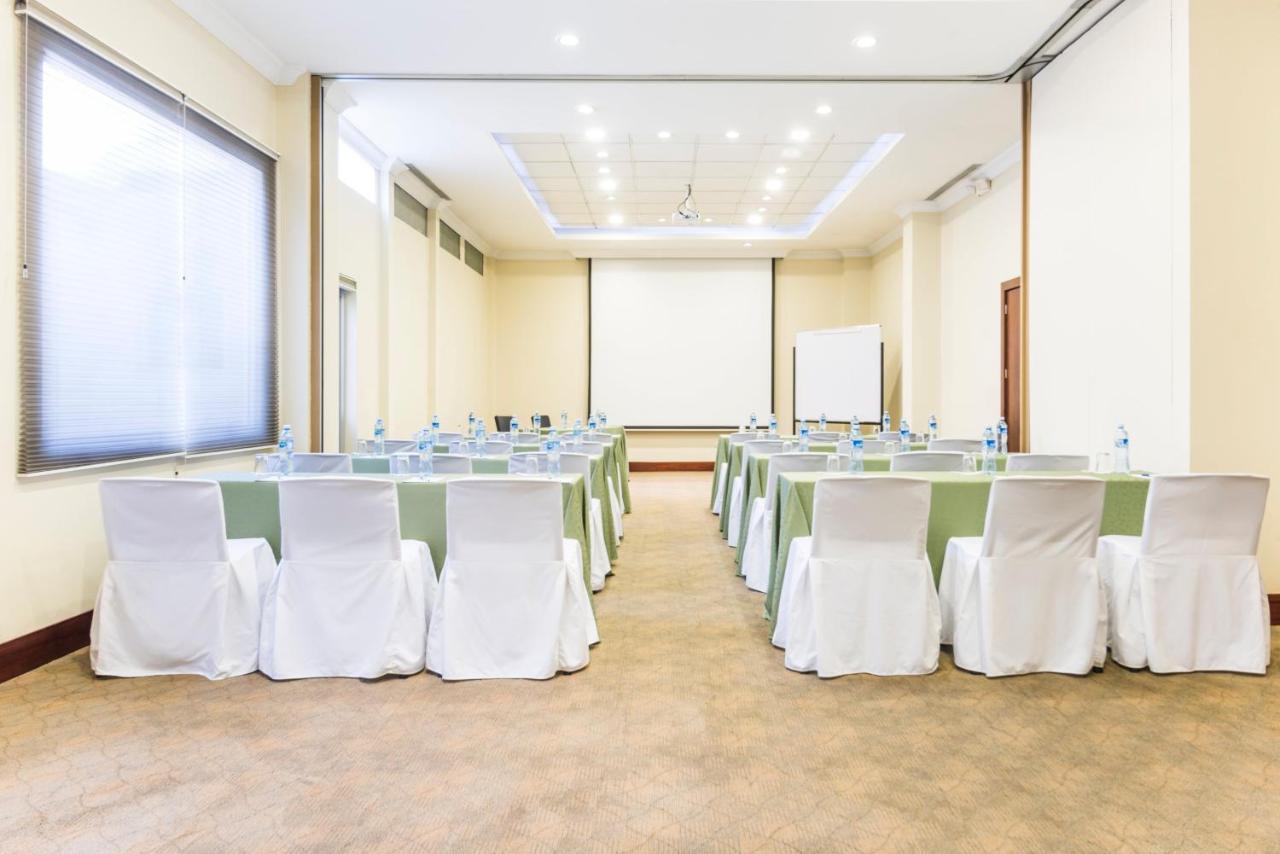 Holiday Inn Express Quito By Ihg Екстер'єр фото