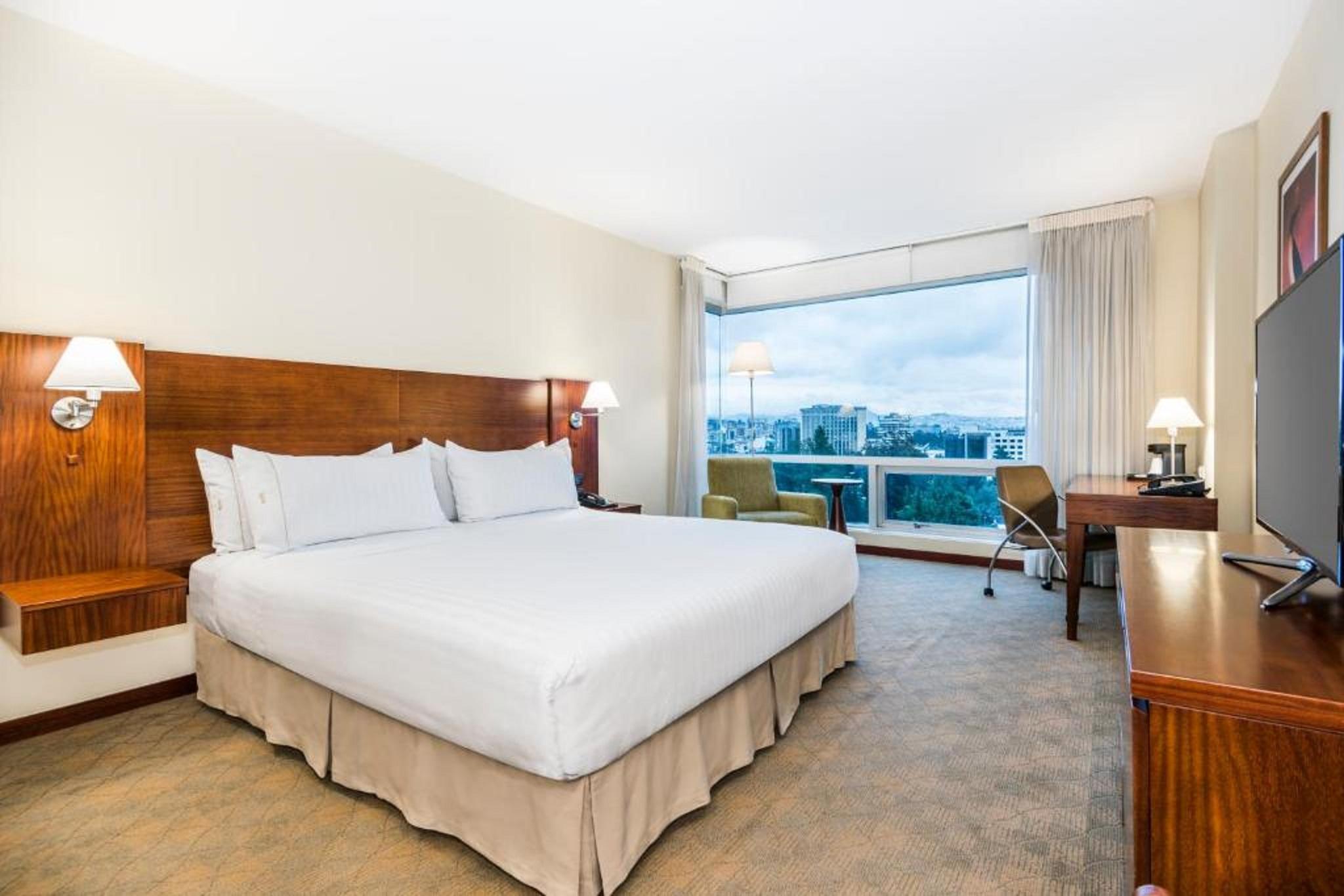 Holiday Inn Express Quito By Ihg Екстер'єр фото
