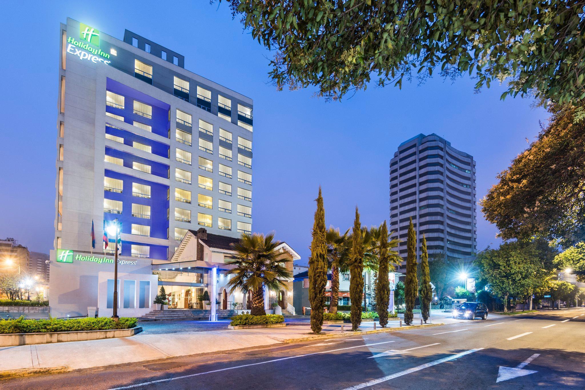 Holiday Inn Express Quito By Ihg Екстер'єр фото
