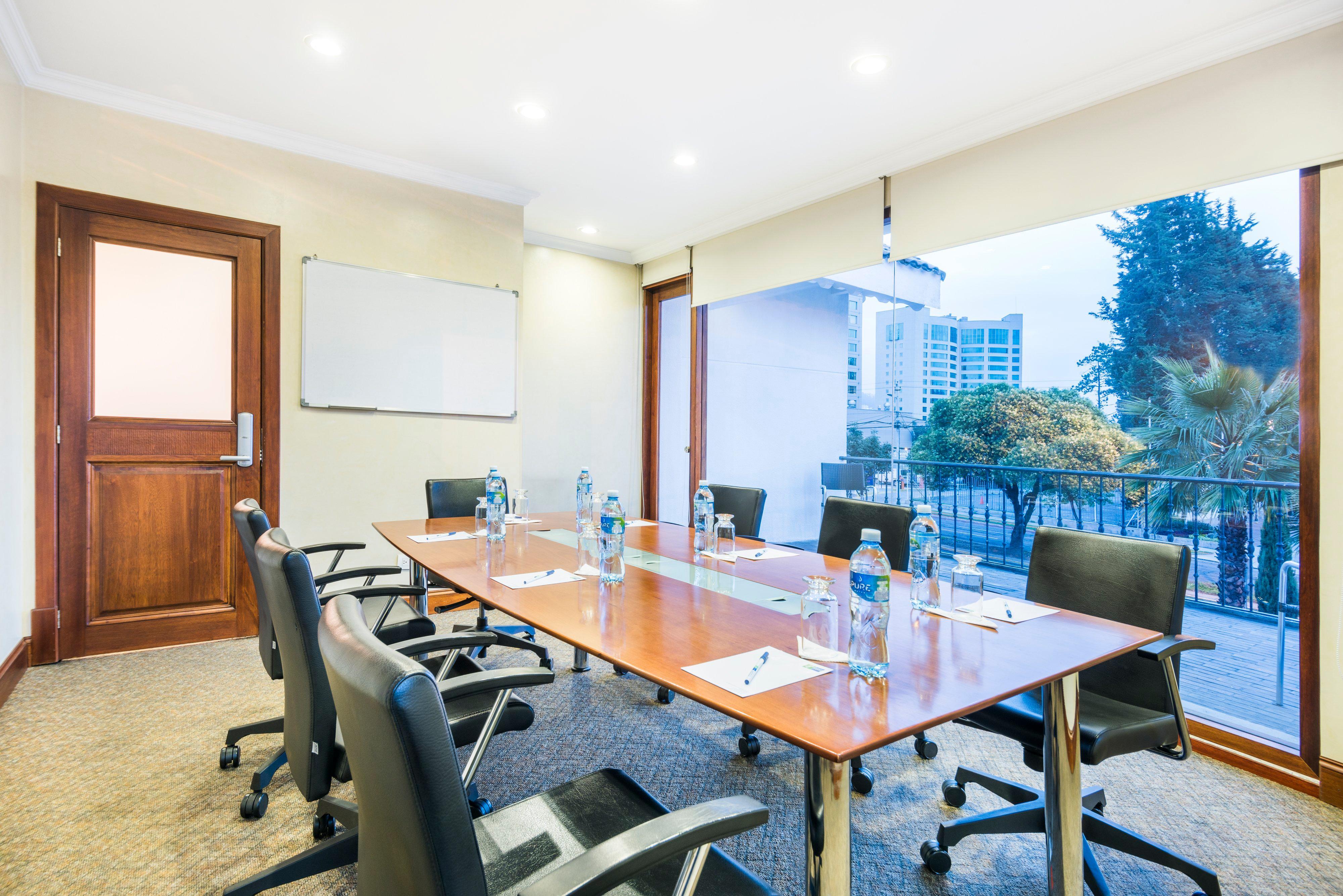 Holiday Inn Express Quito By Ihg Екстер'єр фото