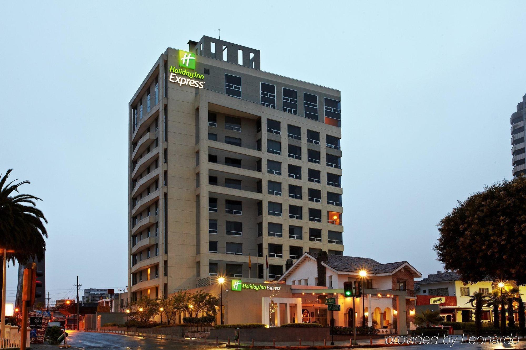 Holiday Inn Express Quito By Ihg Екстер'єр фото