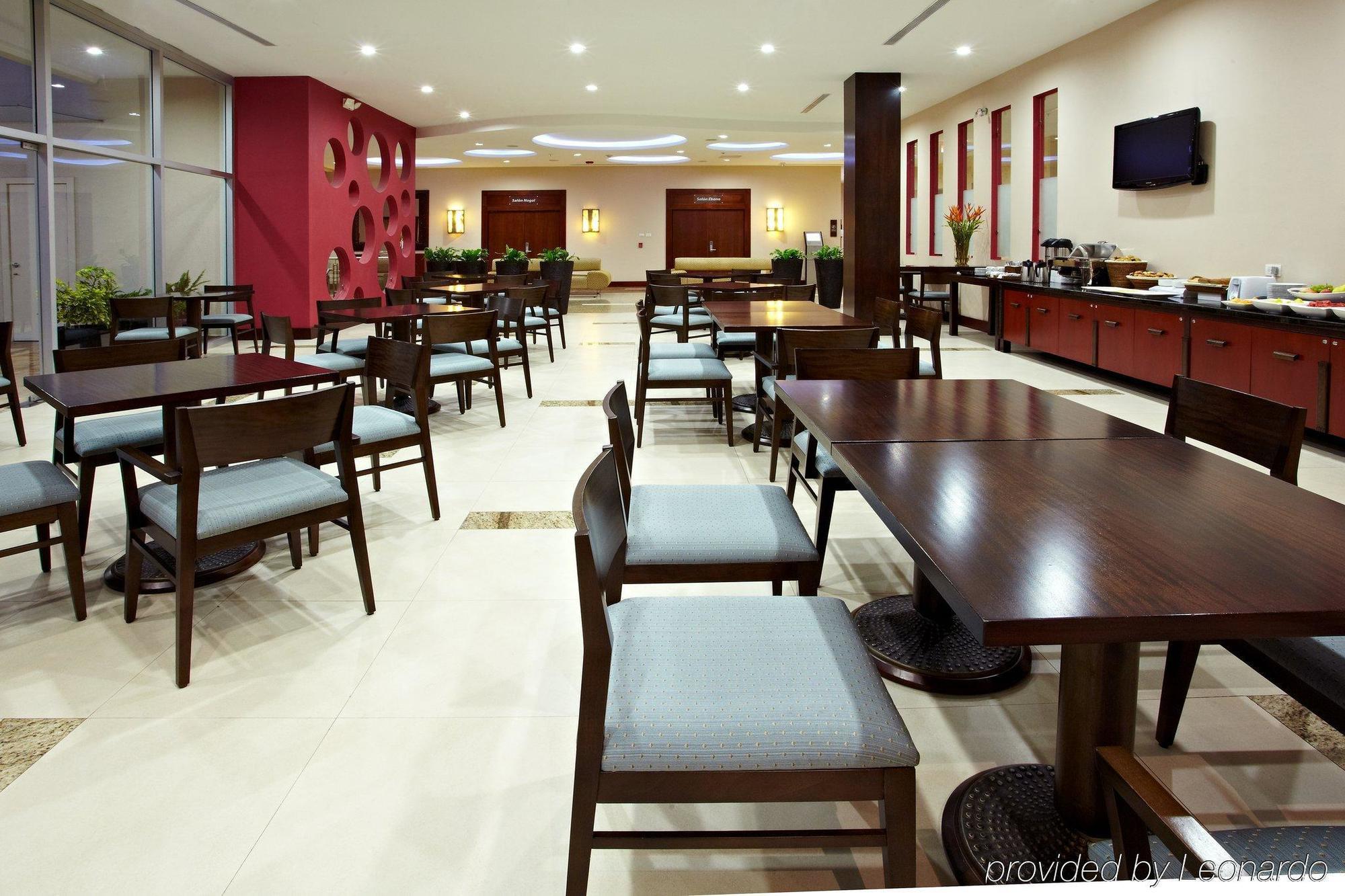 Holiday Inn Express Quito By Ihg Екстер'єр фото