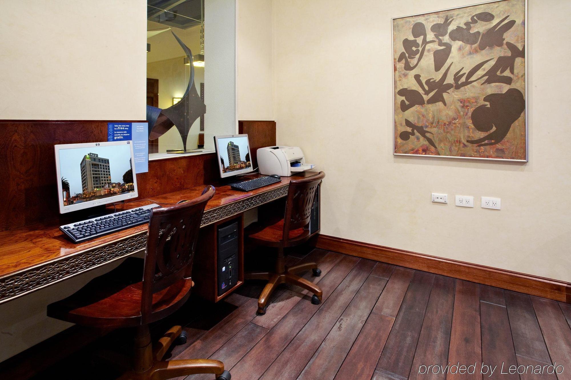Holiday Inn Express Quito By Ihg Екстер'єр фото