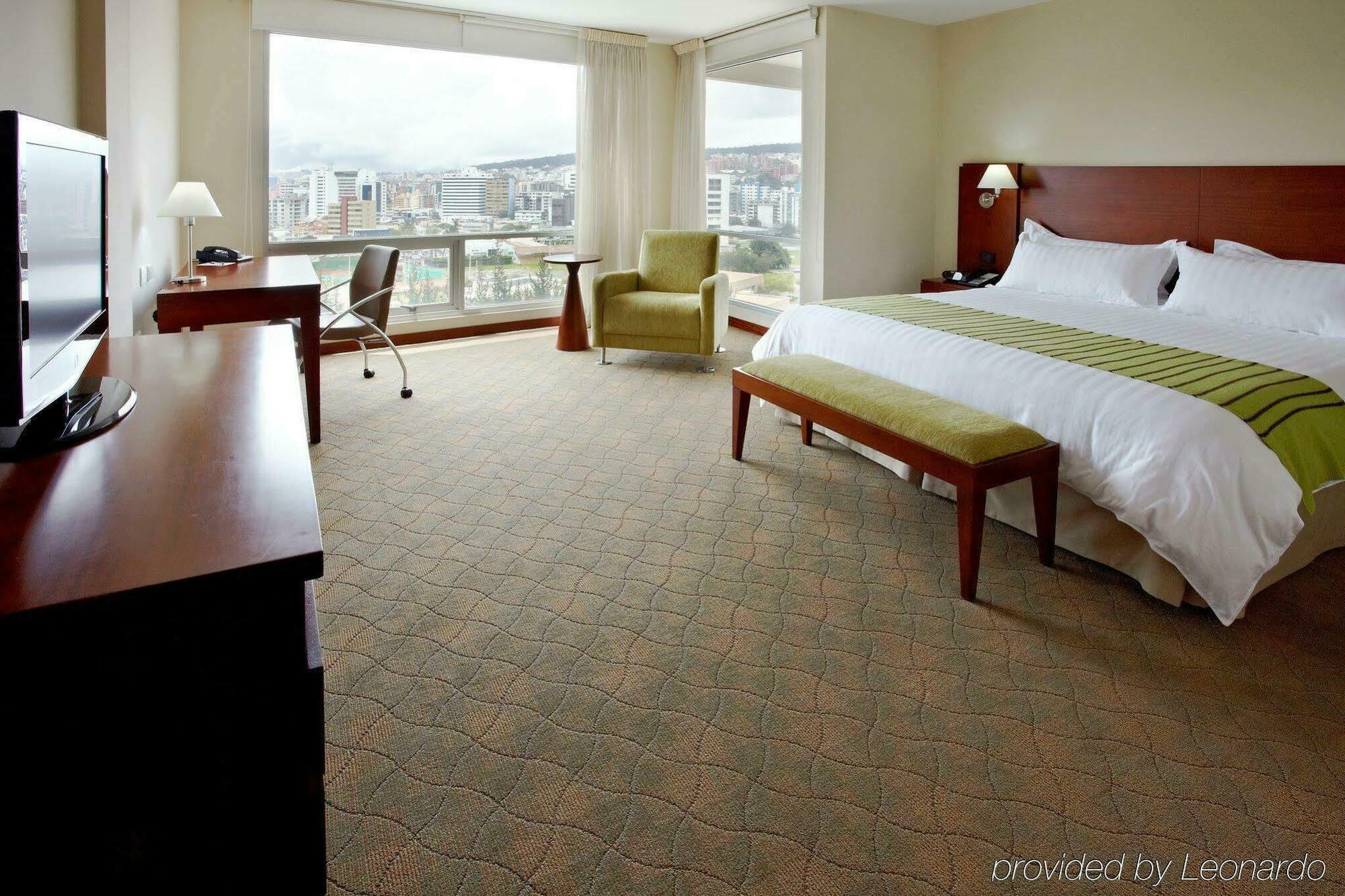 Holiday Inn Express Quito By Ihg Екстер'єр фото