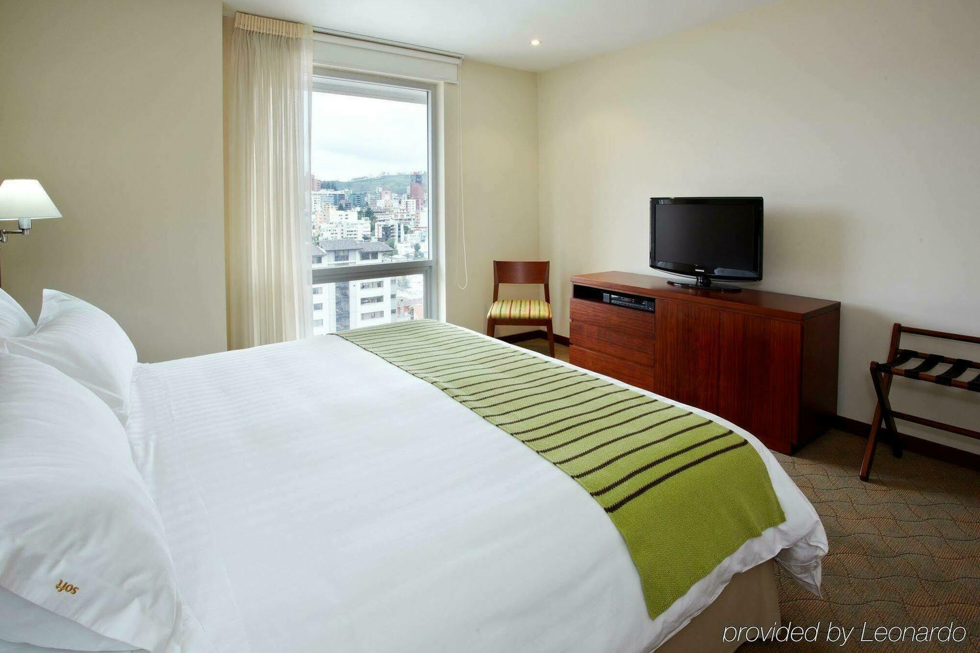 Holiday Inn Express Quito By Ihg Екстер'єр фото