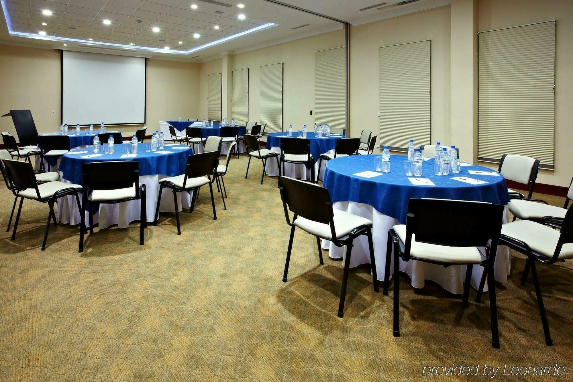 Holiday Inn Express Quito By Ihg Екстер'єр фото