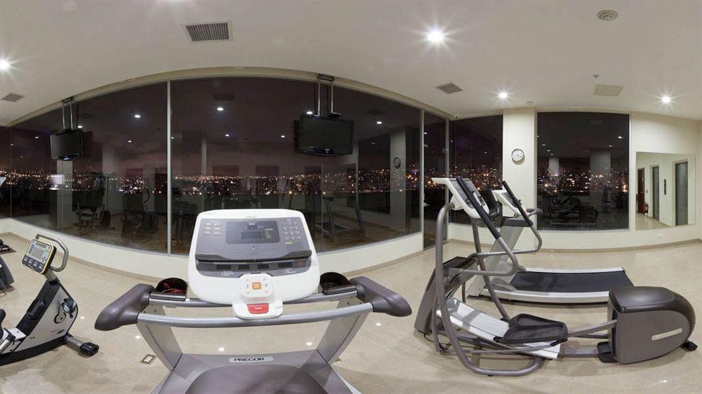 Holiday Inn Express Quito By Ihg Екстер'єр фото